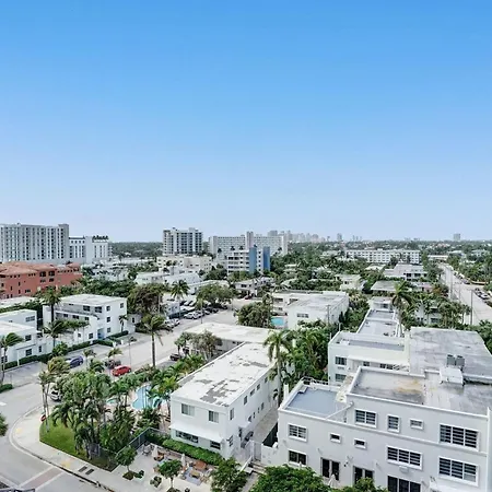 Chic Beachfront Bliss - Your Perfect 1 Bedroom Retreat!